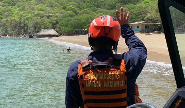 La estación de Guardacostas de Santa Marta la conforman 90 tripulantes, entre ellos 4 mujeres y 86 hombres, quienes  se encargan de garantizar la seguridad de la vida en el mar, planear y ejecutar operaciones que permitan minimizar el número de emergencias en el mar