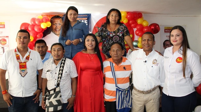 El pacto de ese respaldo fueron firmados por miembros del Movimiento alternativo indígena social Maís y el candidato Jaime Cárdenas.