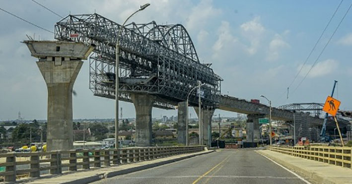 Con 3.337 metros de longitud, se convertirá en el puente más importante del país y está siendo ejecutado con una inversión por el orden de los 730.000 millones de pesos. Archivo. 