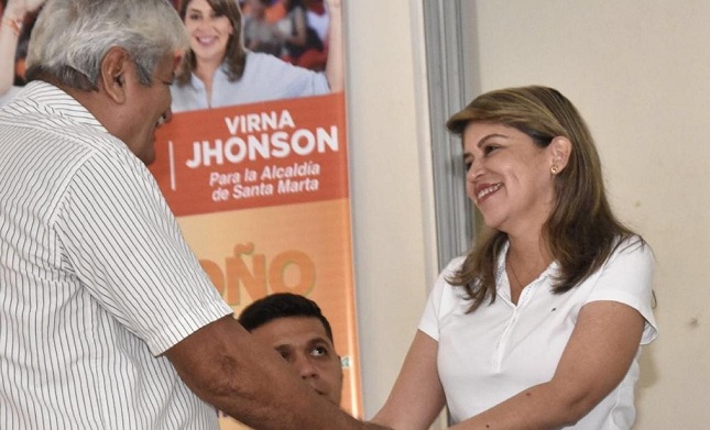 Omar Nieble, presidente de la Unión de Pensionados destacó las cualidades de Virna Johnson.