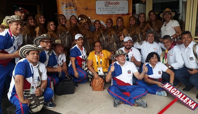 22 docentes y directivos docestes, participaron en la muestra cultural y folclorica en Ibagué, Tolima.