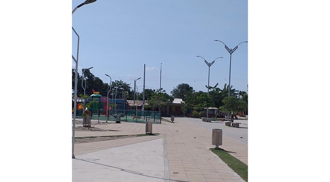 Los amigos de los ajenos hurtaron en el parque del Sol, en el barrio San Juan, varias lámparas fotovoltaicas.