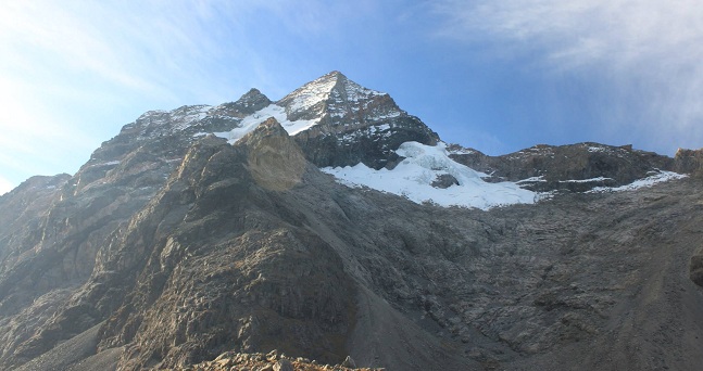 El pico Cristóbal Colón es la montaña más alta de Colombia, con una altura de 5.700 msnm.
