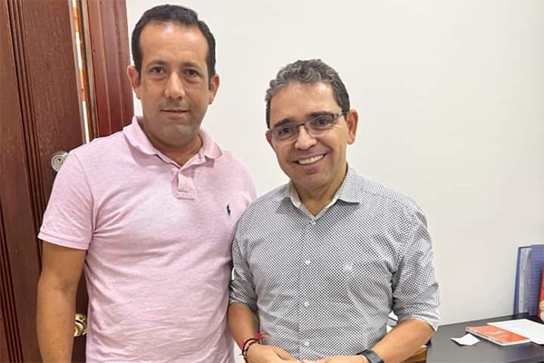 Jorge Mercado Botero, alcalde de Tenerife en compañía del Gobernador Rafael Martínez, con quien supuestamente hizo alianza política en las pasadas elecciones.