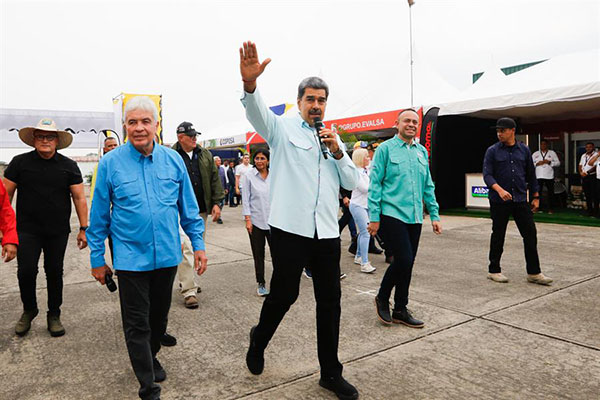 Nicolás Maduro, indicó que ninguna sanción impuesta contra la nación le hará daño al esfuerzo de construir un nuevo modelo económico productivo.