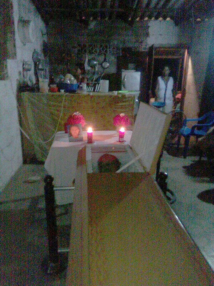 La menor era velada anoche en la sala de una humilde vivienda en Sampués, Aracataca.