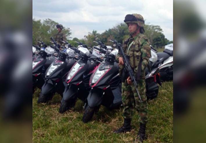 Las motocicletas retenidas fueron abandonadas por varios sujetos en un puesto de control militar del Ejército en la vía entre Puerto Jordán a Arauca, en este departamento.