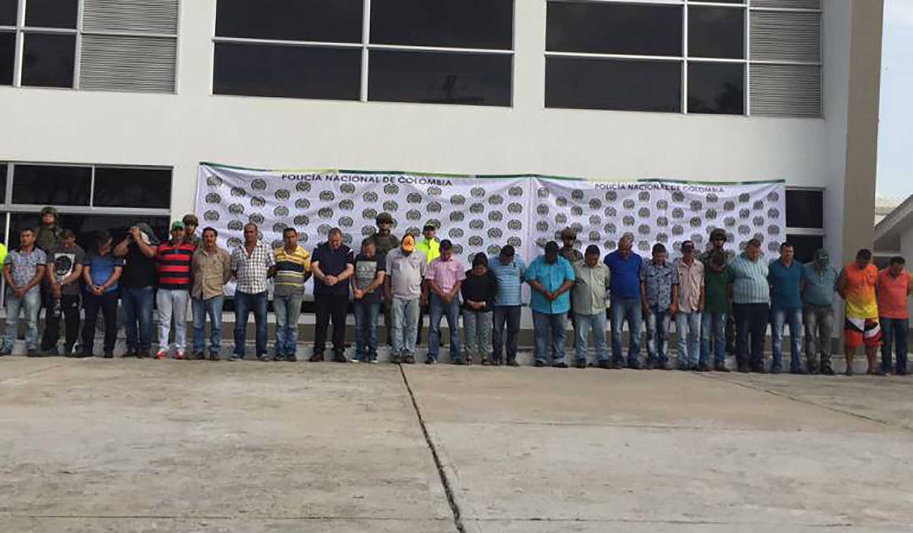 Los 26 capturados fueron detenidos en un operativo simultáneo en Antioquia, Magdalena y Risaralda y tendrán que responder por los delitos de narcotráfico y concierto para delinquir.