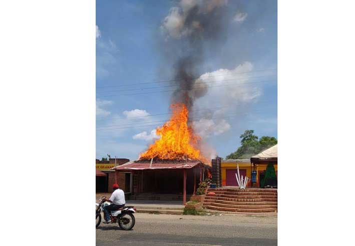 Un devorador incendio se registró ayer en el municipio de Nueva Granada, el cual consumió el reconocido Estadero Punto Rojo.