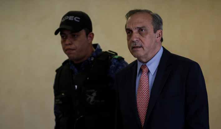 El apoderado de Ramos, Leonardo Pinilla Gómez, manifestó estar de acuerdo con la decisión indicando que se ha hecho justicia en favor del excandidato presidencial.