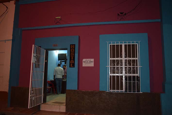 En este hostal ubicado en la calle 10 entre carreras segunda y tercera fue encontrado el cuerpo sin vida de María Angélica Prado Pedroso.