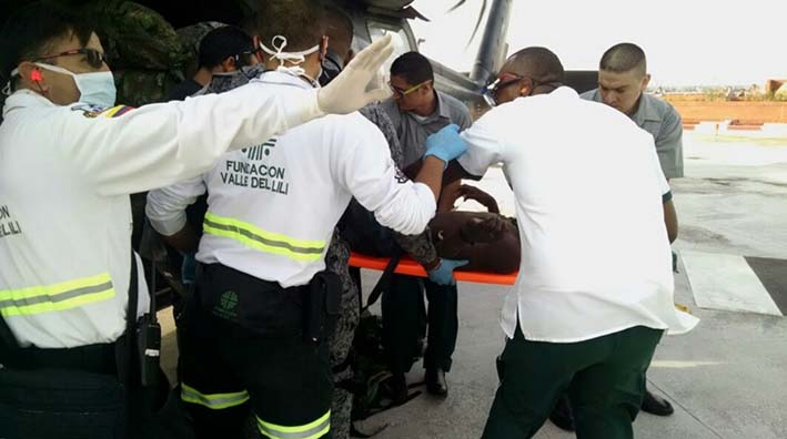 Fueron evacuados en helicóptero desde la zona de Timbiquí.