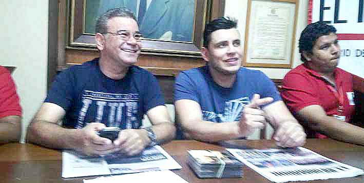 La agrupación de Iván Villazón y Saúl Lallemand, alcanzó a llegar a Ocaña y con instrumentos prestados de las agrupaciones de Poncho Zuleta y Fabián Corrales y pudieron cumplir con su concierto en el Club de Pesca.