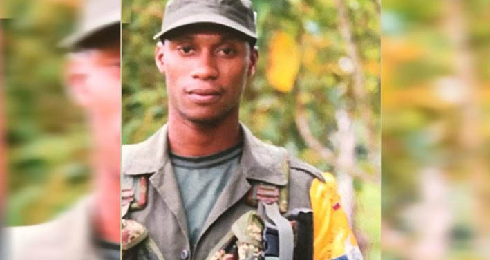 Walter Patricio Arizala Vernaza, Alias 'Guacho', un hombre de aproximadamente 27 años de origen ecuatoriano a quien buscan hoy por cielo y tierra las Fuerzas Militares de Colombia y Ecuador, no era muy conocido.