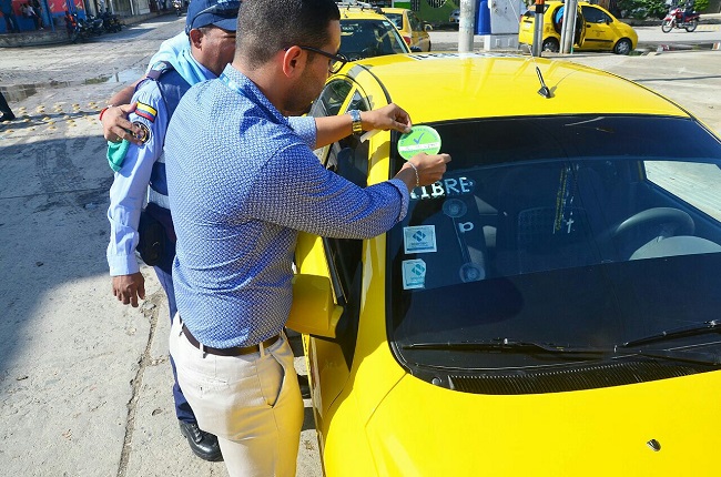 Para seguir ajustando el funcionamiento del dispositivo, la Secretaría de Movilidad continúa realizando las pruebas de pista a todos los taxis de la ciudad. 