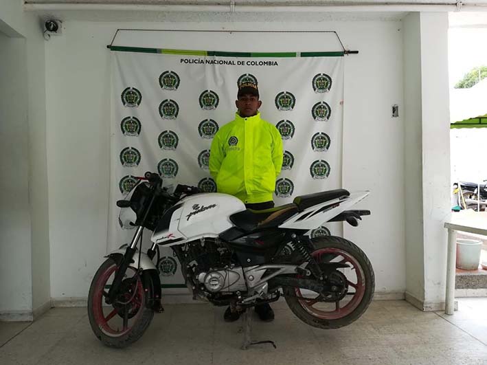 La motocicleta Bajaj, sin placa, modelo 2013, chasis 9FLDJC5Z1DAG16962, motor DJGBUM79800, estaba  solicitada por la Fiscalía 27