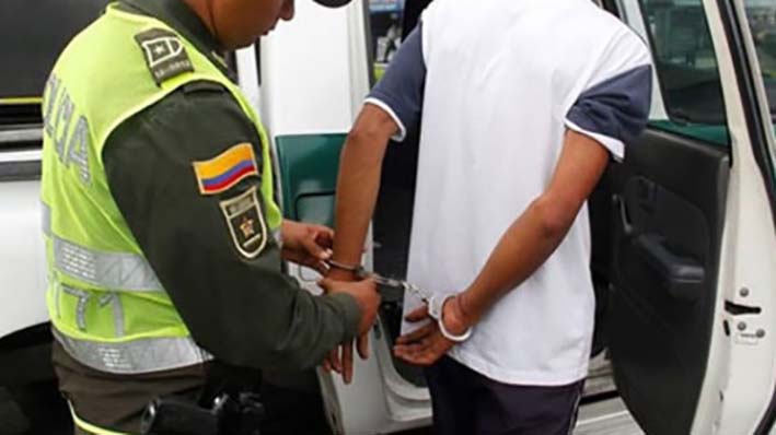 El capturado fue llevado hasta la Unidad de Reacción Inmediata de la Fiscalía de Santa Marta. Foto Maxinoticias