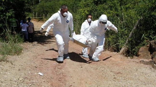 Integrantes de la Unidad Criminalística de la Policía Metropolitana fueron los encargados de la inspección técnica al cadáver. Foto ilustración tomada de Diario del Sur