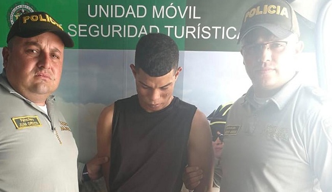 Pablo Andrés Pacheco Borja, fue apresado por personal de la Policía Metropolitana de Santa Marta por el delito de hurto.