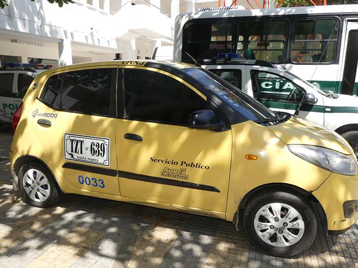La droga encontrada en el interior de este taxi, de placas YZY - 639 matriculado en Santga Marta estaba lista para ser enviada al exterior.