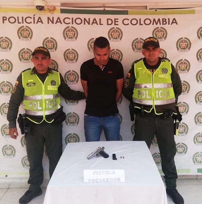 Rafael Quevedo Hernández, capturado por la Policía con un arma de fuego sin documentos.