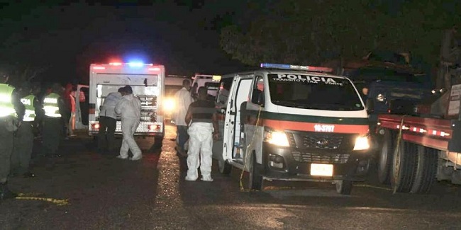 Las labores de inspección técnica a los cadáveres fueron desarrolladas por personal de la Policía de Tránsito y Transportes de la Metropolitana de Santa Marta.