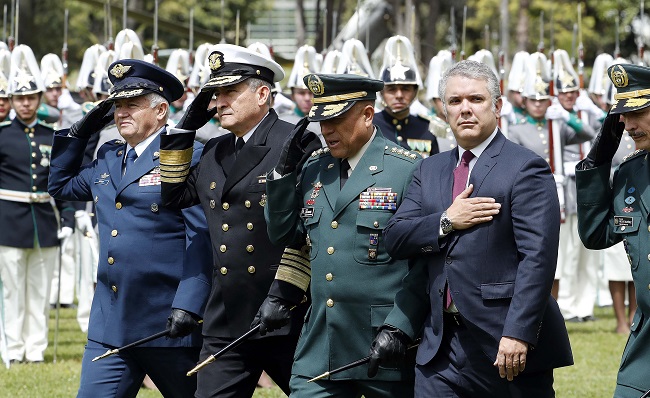 Duque nombró como ministro encargado al comandante de las Fuerzas Militares, general Luis Fernando Navarro.