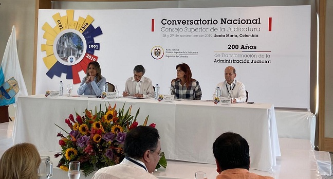 A la instalación del evento hicieron presencia Max Alexander Flórez Rodríguez, presidente del Consejo Superior de la Judicatura, la gobernadora Rosa Cotes, además de otras personalidades.