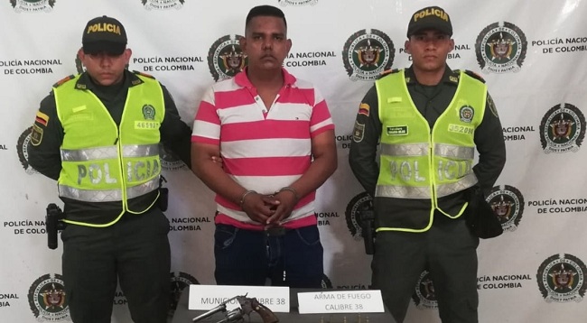 Diego Fernando Hernández Alvarado, deberá responder ante las autoridades competentes por el delito de porte, tráfico y fabricación de armas de fuego.