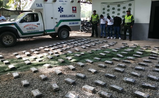 La droga iba encaletada en la ambulancia que transitaba por la Zona Bananera procedente de Aguachica en el departamento del Cesar.