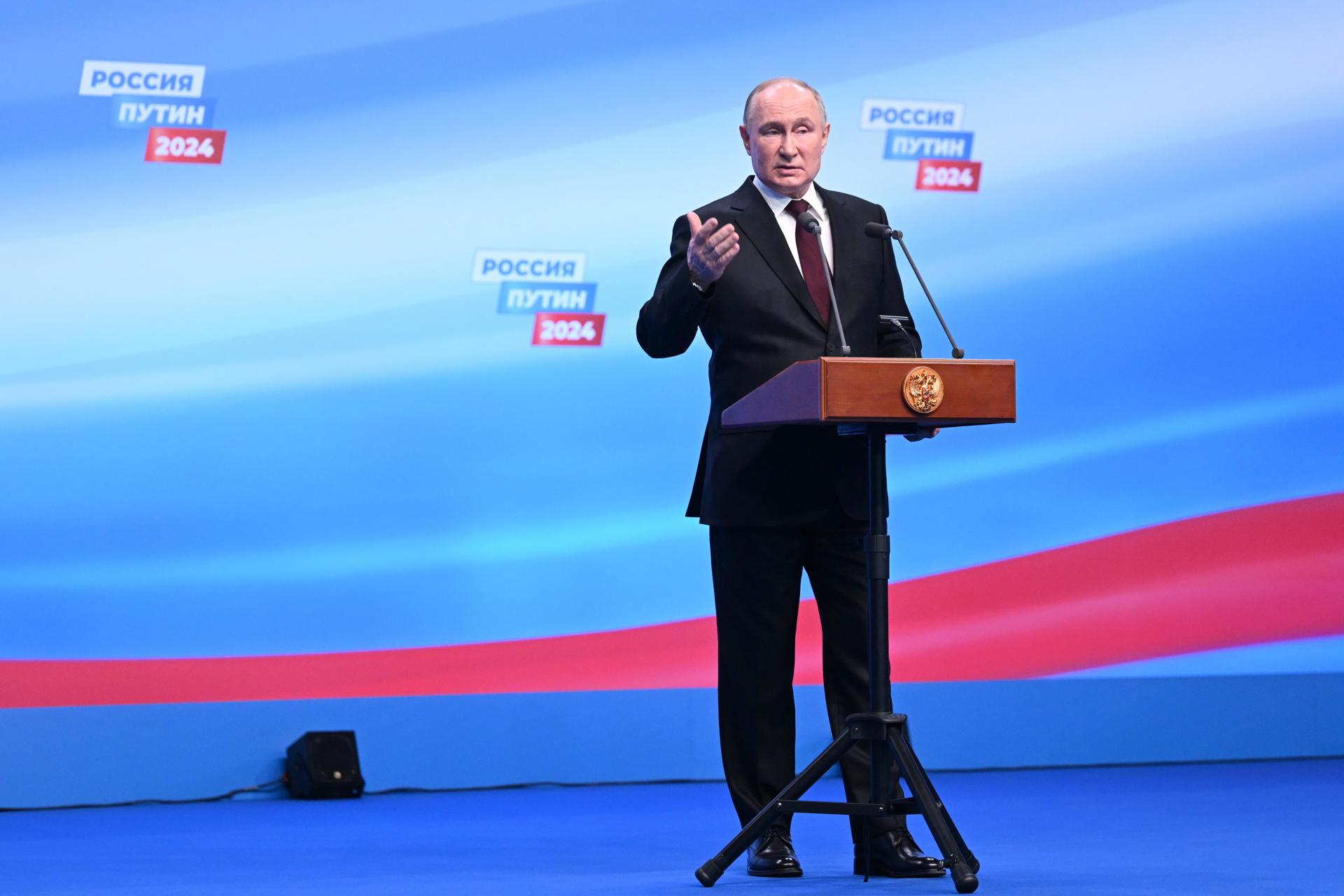 El presidente ruso, Vladímir Putin, dio este domingo las gracias a los rusos tras lograr la mayor victoria electoral desde que llegara al poder.