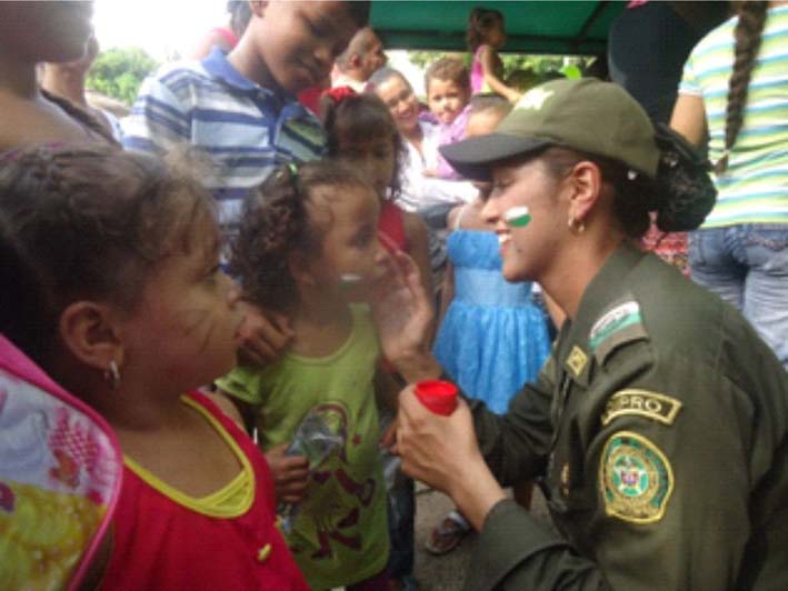 La Mesan ofreció a los niños y jóvenes del barrio Maracaibo, al sur de Ciénaga, una jornada de vacaciones recreativas, en compañía de la Ludoteca Municipal.
