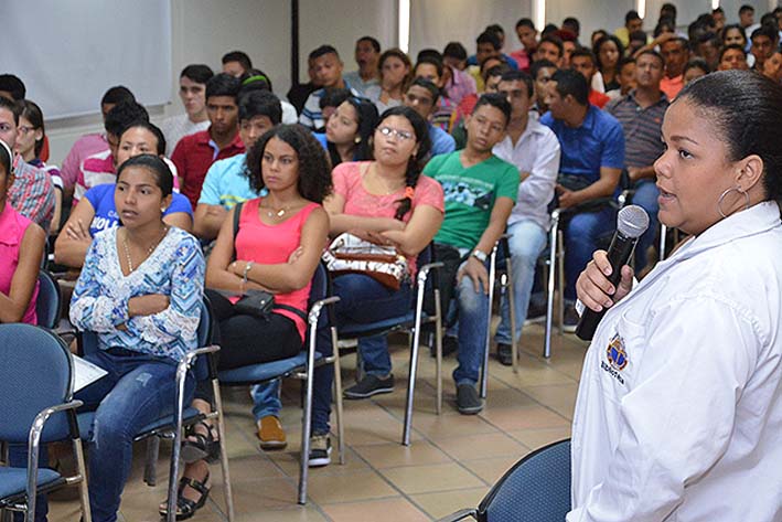 Los nuevos estudiantes, a través de la Vicerrectoría Académica de la Universidad del Magdalena, recibieron charlas sobre Dirección de Bienestar Universitario, Oficina Asesora  de Planeación,  entre otros.