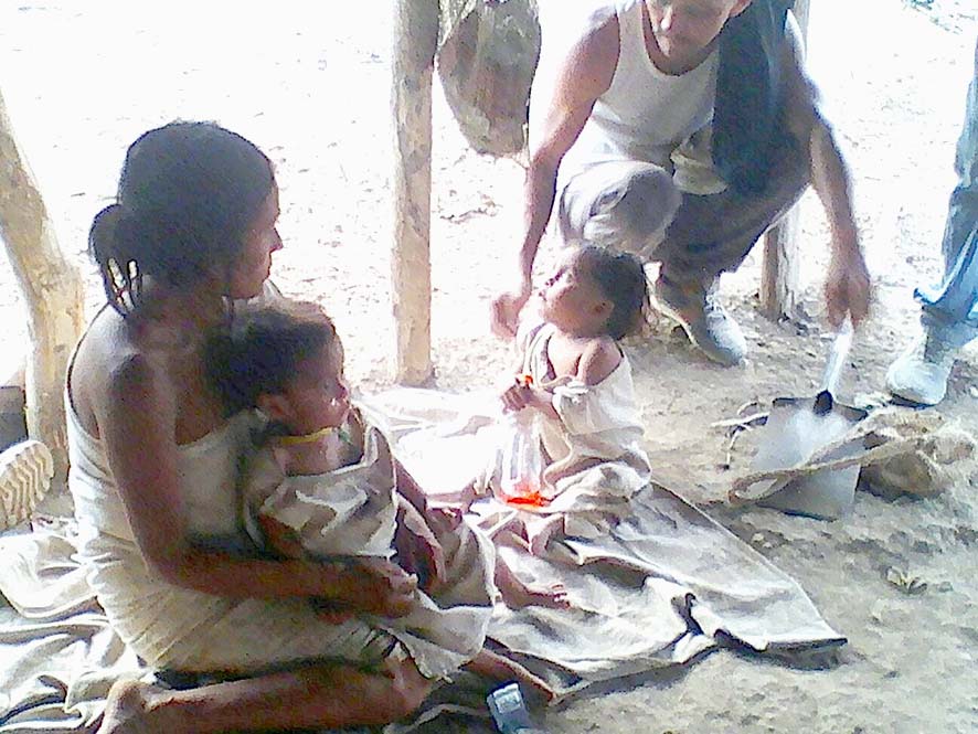 El estado de los niños de la etnia kogui, es lamentable según funcionario en visita ayer en la población indígena de Sebaynzhy, jurisdicción de Ciénaga en la Sierra Nevada.
