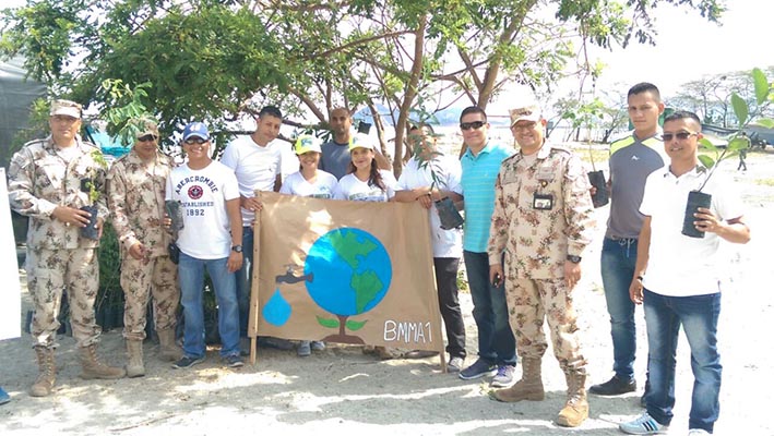 La primera División del Ejército realizó el I festival ambiental con el fin de promover el uso eficiente del agua y la energía y preservar el medio ambiente.