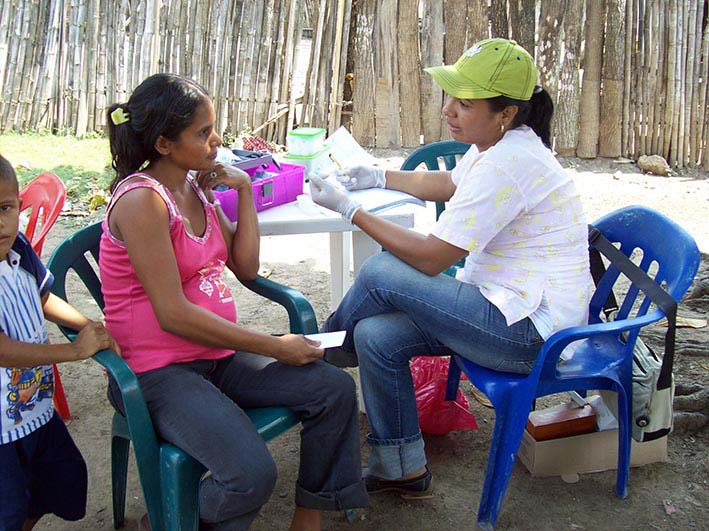 En esta oportunidad, el programa de Salud Bucal con la estrategia “Soy Generación más Sonriente” se integró a la semana de vacunación  y se promovió el cuidado de la salud oral.