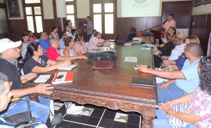 El secretario Seccional de Salud, Manuel Navarro Rada, instaló la primera sesión de este año, en un encuentro con voceros de organizaciones de personas con discapacidad del Departamento.