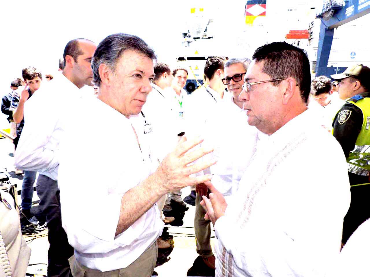 Dentro de los temas tratados entre los mandatarios, estuvo la construcción de los escenarios deportivos, para que Aracataca, pueda ser por fin sede de los Juegos Bolivarianos a realizarse en el 2017.