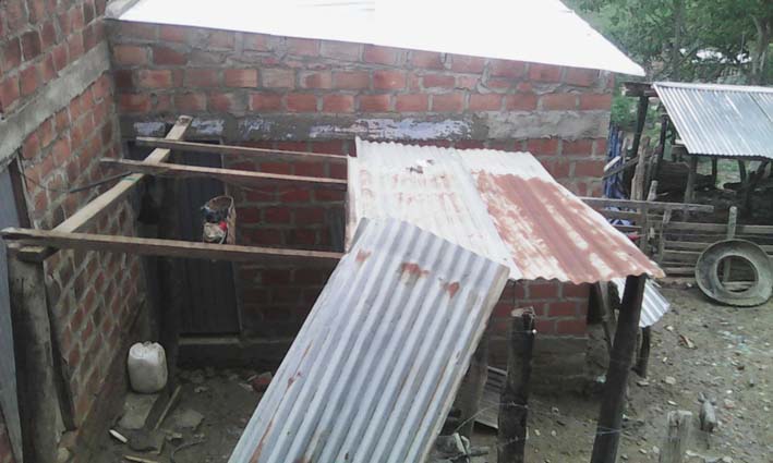 En Ariguaní, fuerte vendaval afectó 9 familias de escasos recursos y dejó sus viviendas sin techos.
