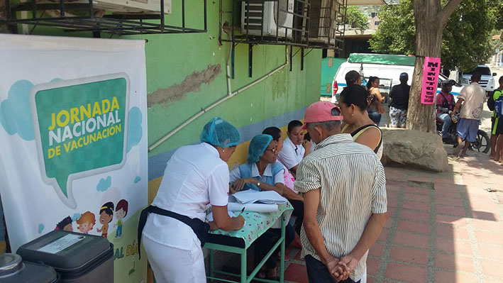El Centro de Salud IPC María Eugenia fue uno de los puntos a donde los samarios llegaron a “Ponerse al Día” con las vacunas.