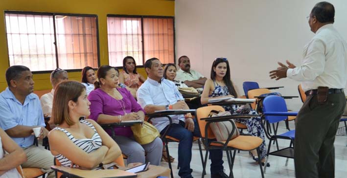 La capacitación la dictó el docente Eyder Fajardo Cuadrado, quién busca fortalecer dinámica entre la labor académica y administrativa dentro de la Alma Mater.