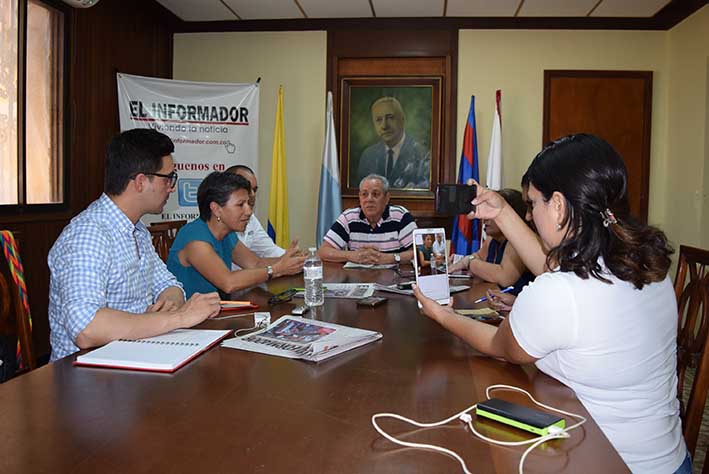 Durante su visita a  EL INFORMADOR acompañada por Fuerza Ciudadana, la senadora Claudia López mencionó que el principal depredador de la Ciénaga Grande es el Gobierno Nacional.