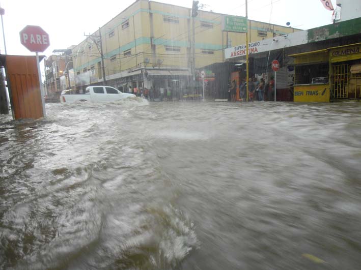 Ayer en la ciudad de Maicao, al igual que en otras zonas de la Península, fuertes lluvias arreciaron durante todo el día.