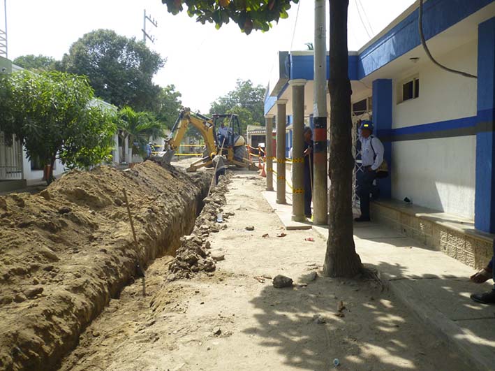 El proyecto Colector Sur Etapa II se encuentra en su fase de ejecución, dentro del avance de obra, ya han sido instaladas las redes de alcantarillado sanitario en el barrio La Paz, pero aún no están en operación.