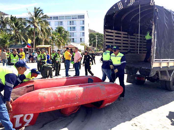 Varias embarcaciones menores que ocupaban irregularmente el espacio público fueron decomisadas por las autoridades.