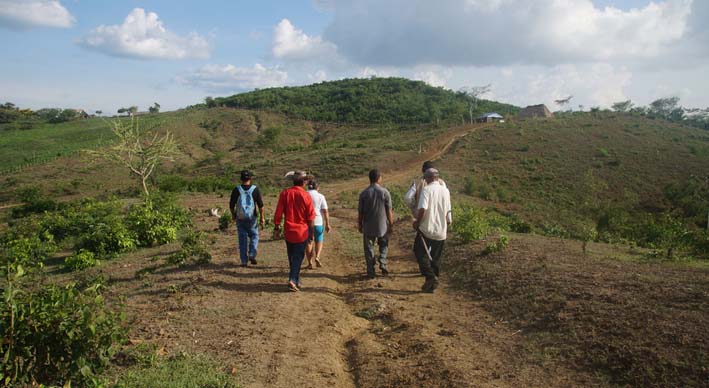 37 familias campesinas han sido restituidas en el centro del Magdalena, en las tierras de donde fueron desplazados por el Bloque Pivijay de las AUC.