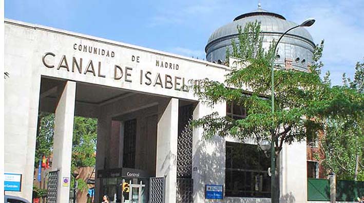 Canal Isabel II de Madrid, España, es la dueña del grupo Inassa, al cual pertenece la empresa Metroagua, es la que hace la reclamación a la Alcaldía de Santa Marta.