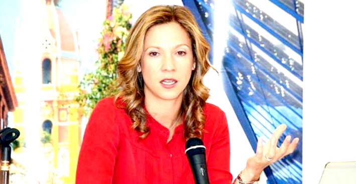 Maria Claudia Lacouture, Ministra de Comercio anuncia fuertes medidas para los operadores turísticos.  