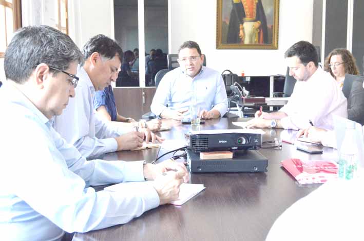 Reunión celebrada en abril de 2016, cuando en su momento se anunció la inversión de Findeter y otras mas en la ciudad de Santa Marta.