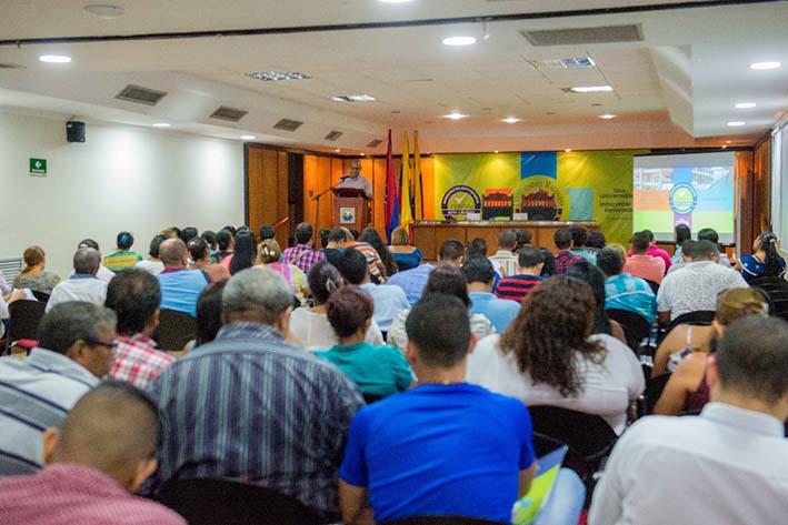 Líderes comunales de la ciudad de Santa Marta se capacitan con la Universidad del Magdalena. 